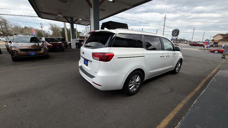 2017 Kia Sedona LX