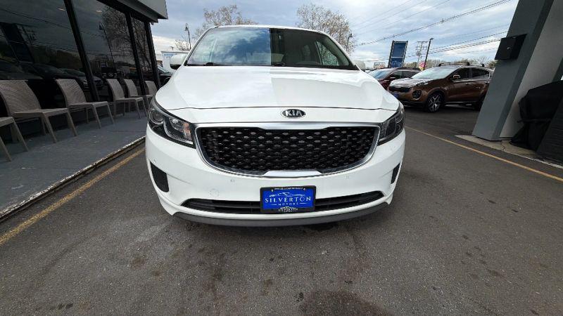 2017 Kia Sedona LX
