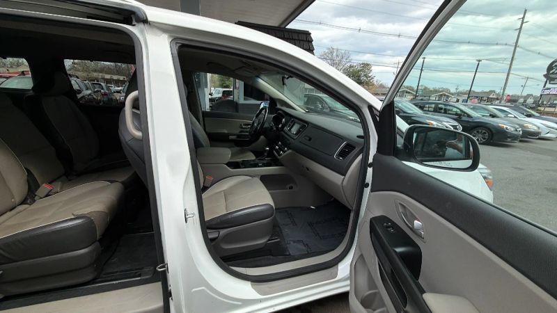 2017 Kia Sedona LX