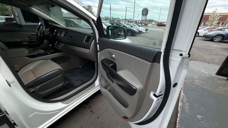 2017 Kia Sedona LX