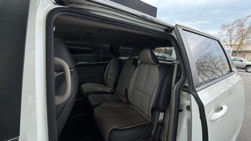2017 Kia Sedona LX