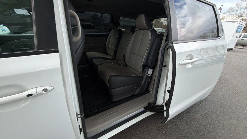 2017 Kia Sedona LX