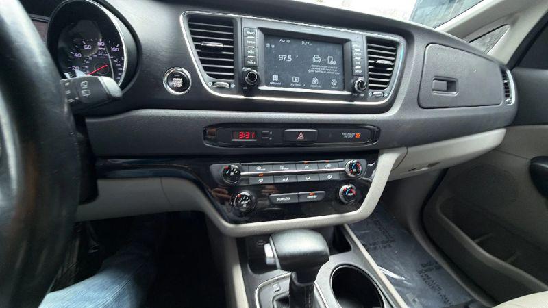 2017 Kia Sedona LX