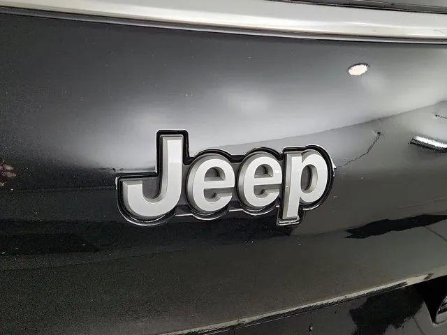2024 Jeep Grand Cherokee L Laredo 4x2
