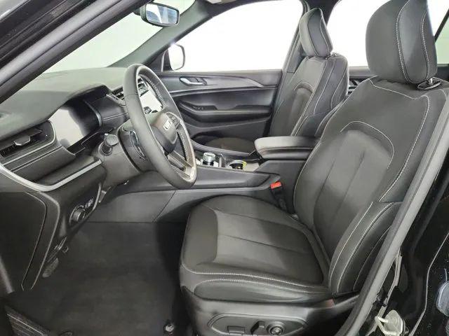 2024 Jeep Grand Cherokee L Laredo 4x2
