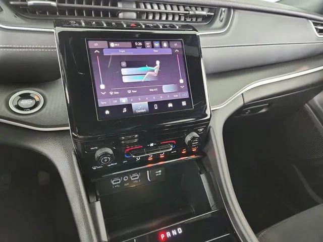 2024 Jeep Grand Cherokee L Laredo 4x2
