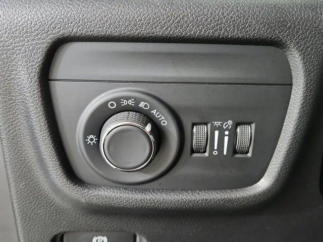 2024 Jeep Grand Cherokee L Laredo 4x2