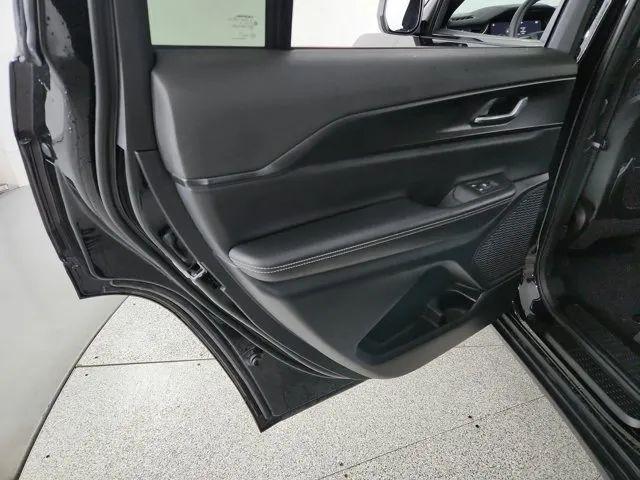 2024 Jeep Grand Cherokee L Laredo 4x2