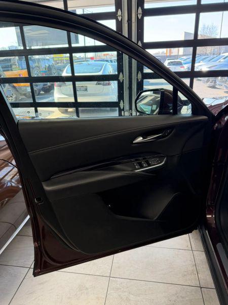 2023 Cadillac XT4 FWD Luxury
