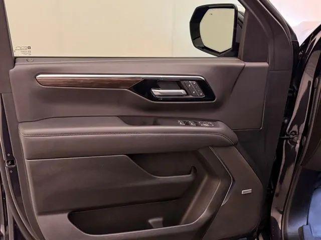2025 Chevrolet Suburban 2WD Premier