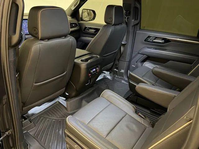 2025 Chevrolet Suburban 2WD Premier