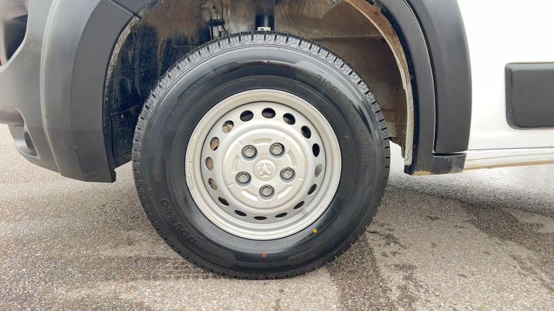 2025 Ram ProMaster 2500 Cargo Van Tradesman Low Roof 136" WB w/Pass Seat