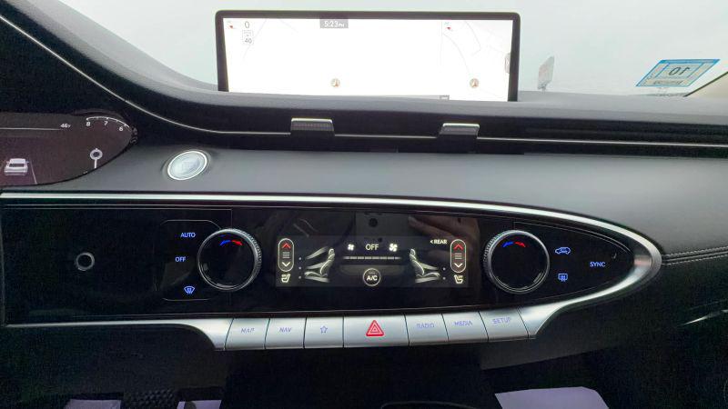 2025 Genesis GV70 2.5T AWD
