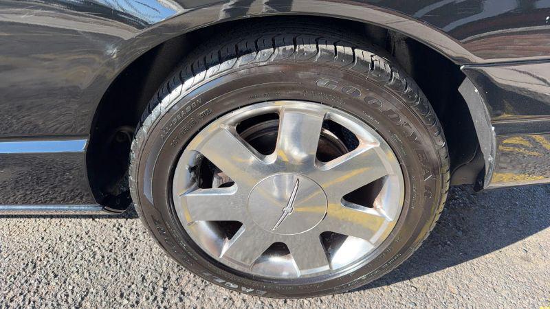 2002 Ford Thunderbird Base