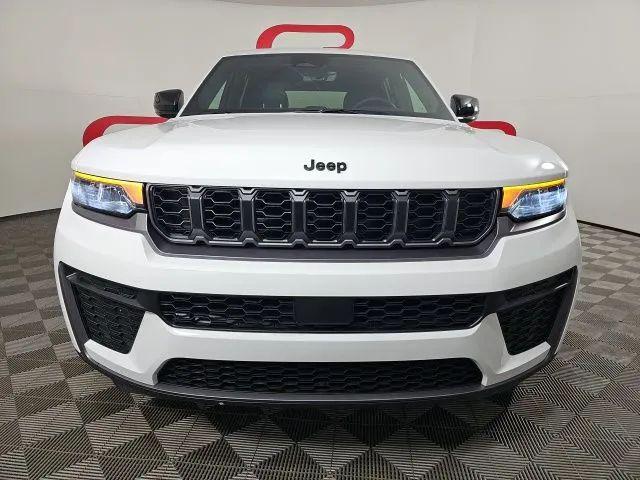 2026 Jeep Grand Cherokee Altitude 4x4