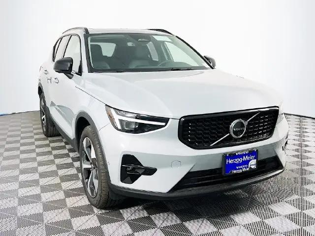 2026 Volvo XC40 Plus, B5 AWD Gas mild hybrid, Dark for sale in Beaverton, OR