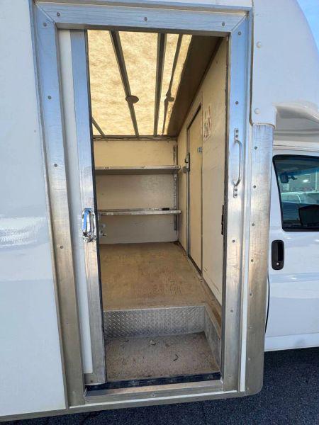 2022 Chevrolet Express Cutaway 4500 Van