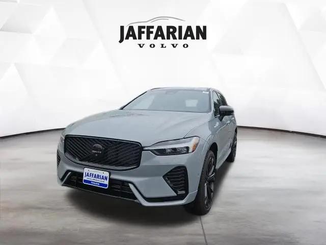 2026 Volvo XC60 Plug-In Hybrid Black Edition Ultra, T8 AWD Electric/Gasoline, Dark