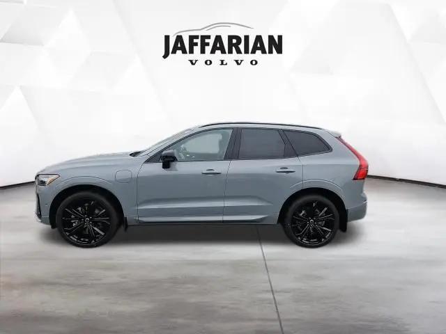 2026 Volvo XC60 Plug-In Hybrid Black Edition Ultra, T8 AWD Electric/Gasoline, Dark