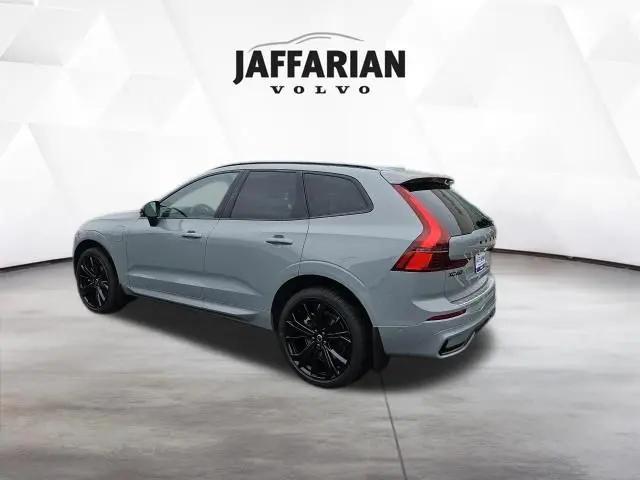 2026 Volvo XC60 Plug-In Hybrid Black Edition Ultra, T8 AWD Electric/Gasoline, Dark