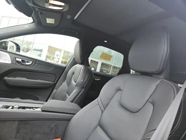 2026 Volvo XC60 Plug-In Hybrid Black Edition Ultra, T8 AWD Electric/Gasoline, Dark