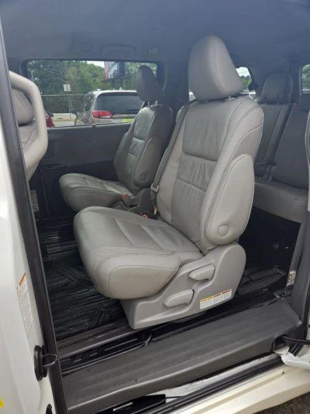 2018 Toyota Sienna XLE 8 Passenger