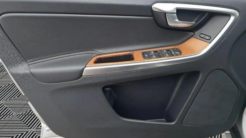 2017 Volvo XC60 T5 Inscription