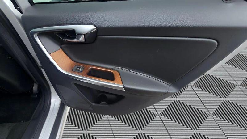 2017 Volvo XC60 T5 Inscription