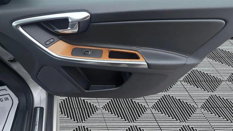 2017 Volvo XC60 T5 Inscription