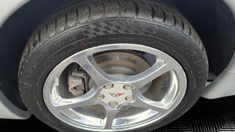 2001 Chevrolet Corvette Base
