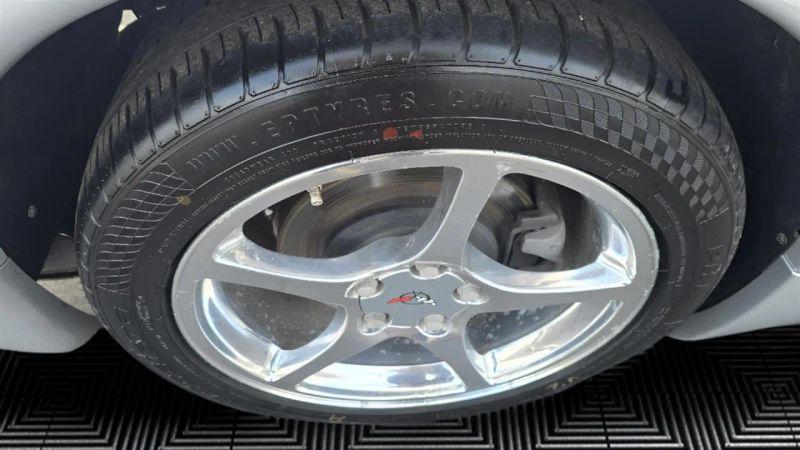 2001 Chevrolet Corvette Base