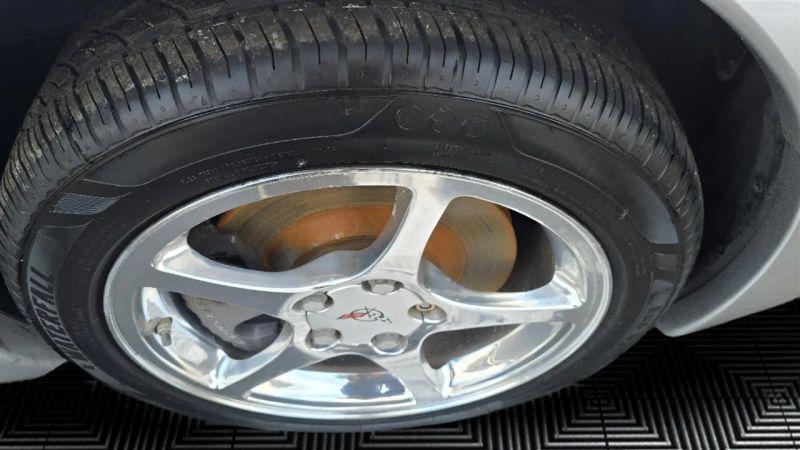 2001 Chevrolet Corvette Base
