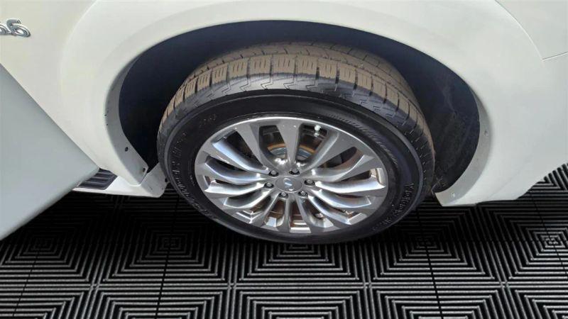 2015 INFINITI QX80 Base