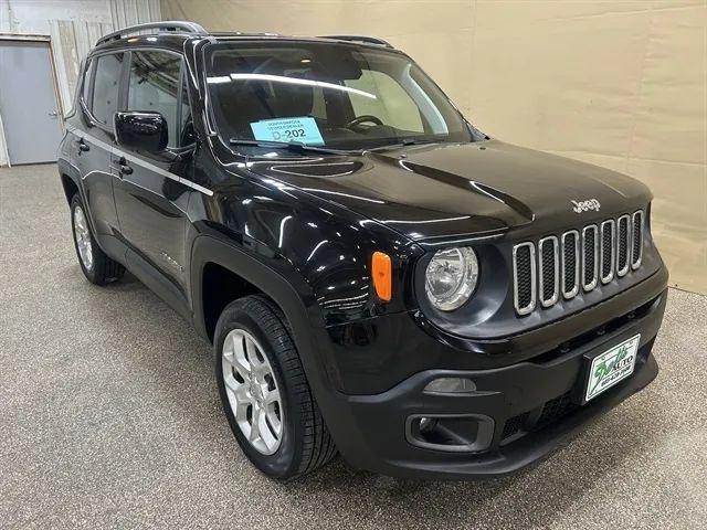 2018 Jeep Renegade Latitude 4x4 for sale in Dell Rapids, SD