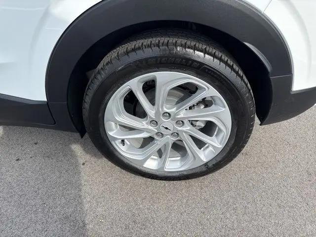 2027 Chevrolet Bolt LT FWD
