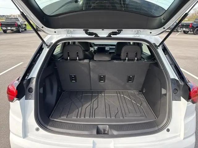 2027 Chevrolet Bolt LT FWD