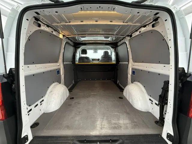 2022 Mercedes-Benz Metris Base