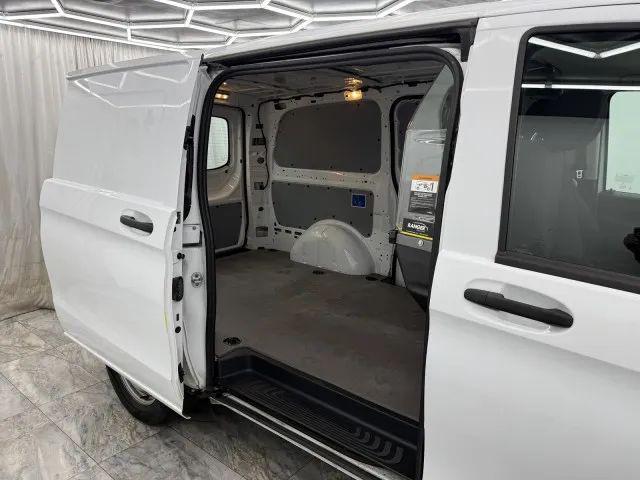 2022 Mercedes-Benz Metris Base
