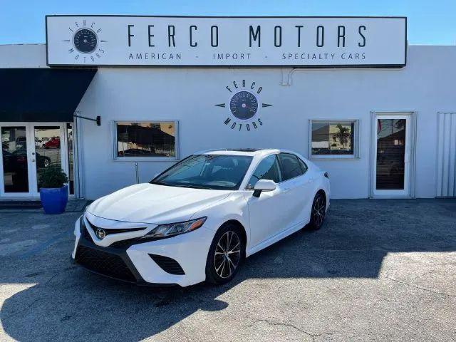 2019 Toyota Camry SE for sale in Miami, FL
