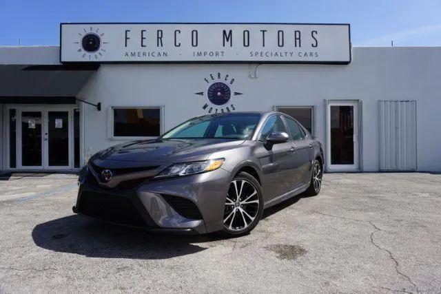2018 Toyota Camry SE for sale in Miami, FL