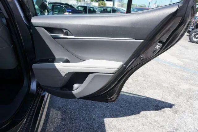 2018 Toyota Camry SE