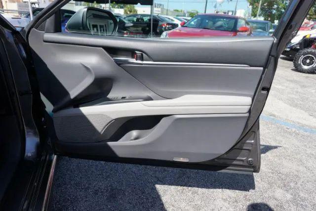 2018 Toyota Camry SE