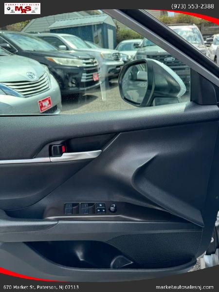 2023 Toyota Camry SE AWD
