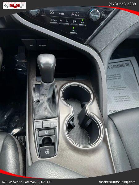 2023 Toyota Camry SE AWD