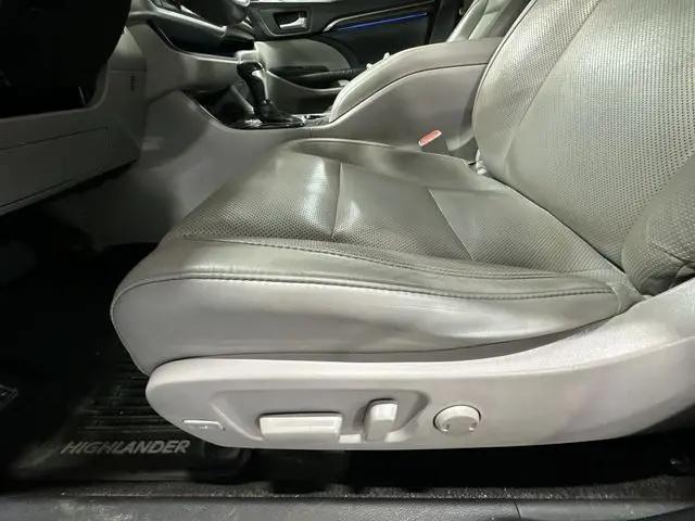 2016 Toyota Highlander Limited V6