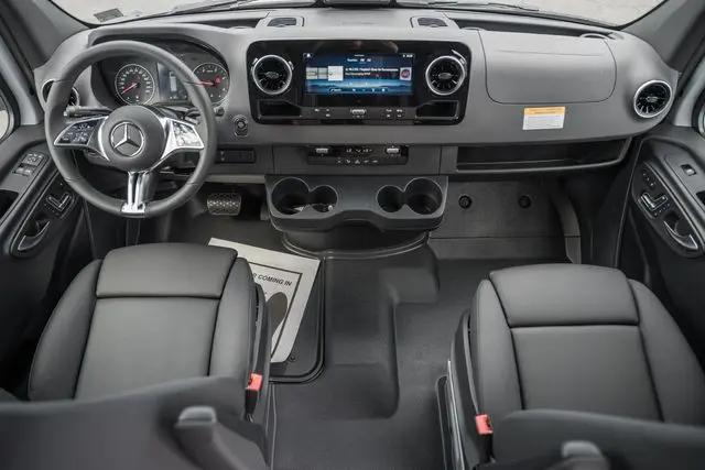 2026 Mercedes-Benz Sprinter 2500 Standard Roof 4-Cyl Diesel HO
