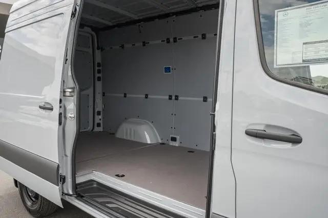2026 Mercedes-Benz Sprinter 2500 Standard Roof 4-Cyl Diesel HO
