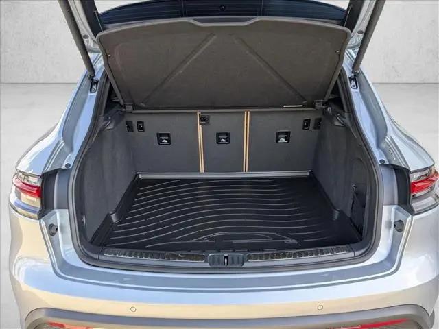 2026 Porsche Macan T