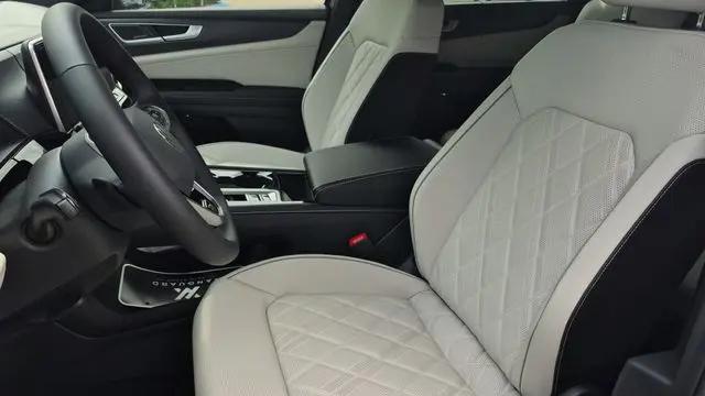 2026 Volkswagen Atlas Cross Sport SEL Premium R-Line