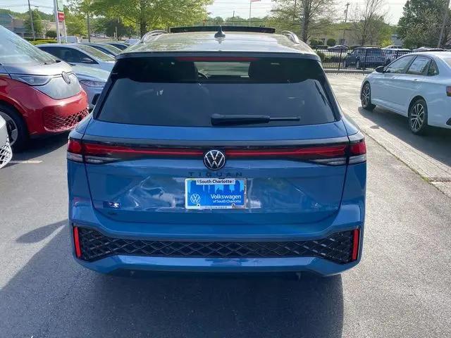2026 Volkswagen Tiguan SE R-Line Black